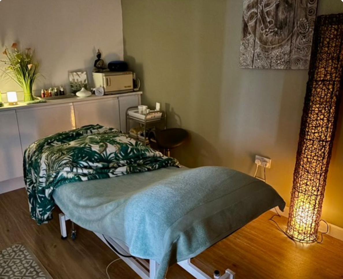 Discovering the Healing Touch of Reflexolo.me in Lichfield
